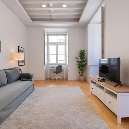 Lisbon's Heart Апартаменти *