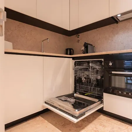 Lisbon's Heart Лісабон