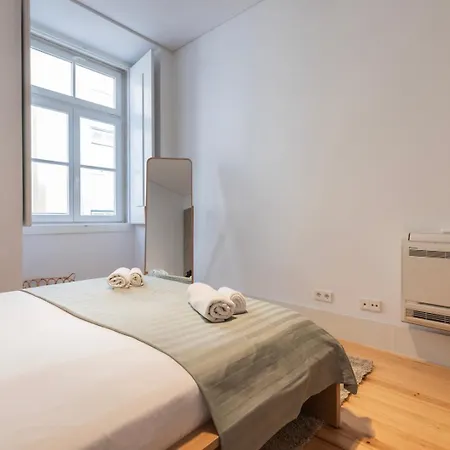 Lisbon's Heart Апартаменти *