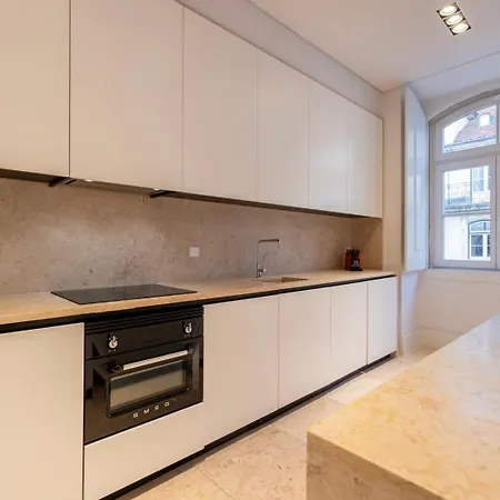 Lisbon's Heart Апартаменти *