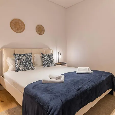 Lisbon's Heart Апартаменти *